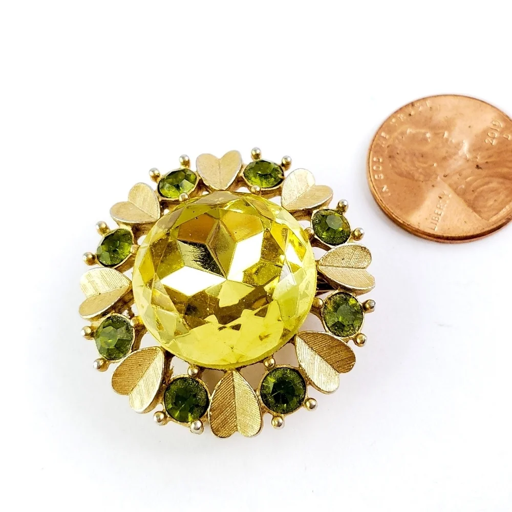 Vintage Avon Brooch Pendant Pin Green